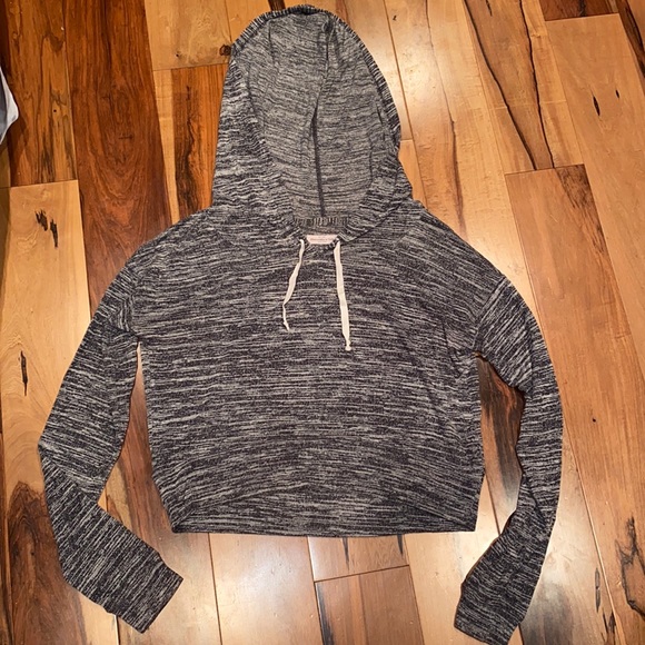 NWOT- ABERCROMBIE & FITCH CROPPED HOODED LONG SLEEVE SHIRT - WOMENS S - Picture 1 of 5